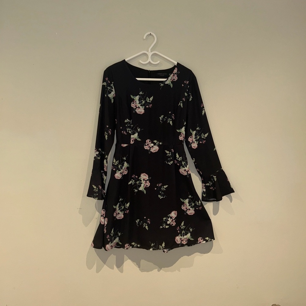 Chic Black Floral Long Sleeve Dress
